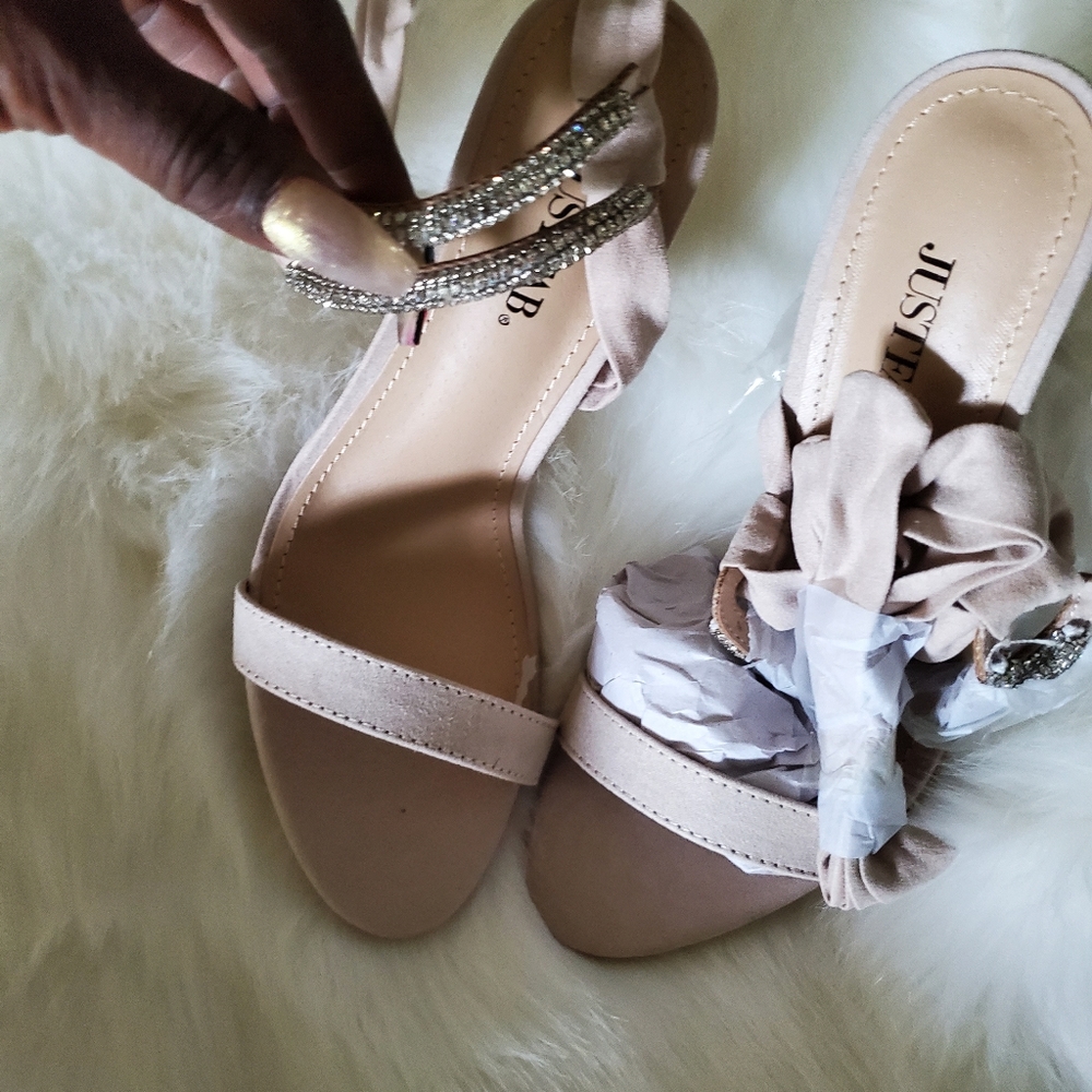 Shoes - Picture 1 of 3